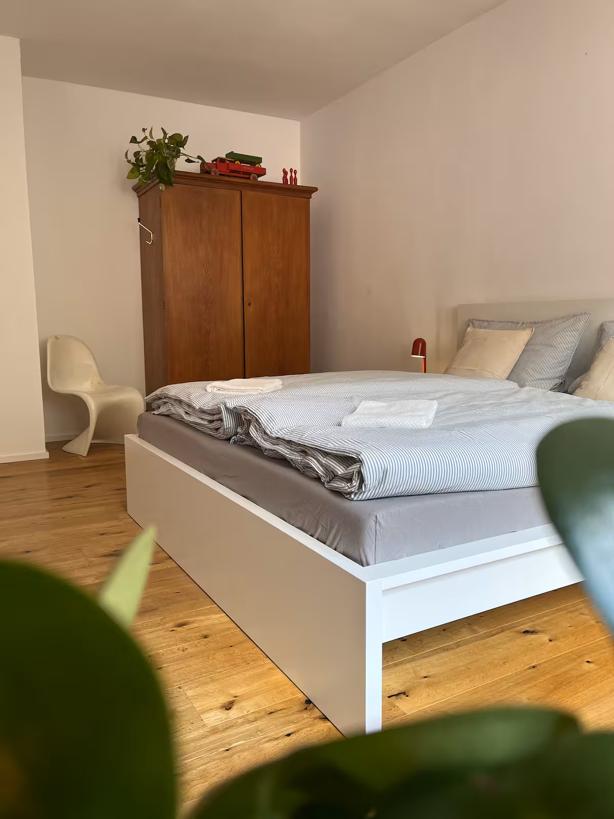 Schlafzimmer 1